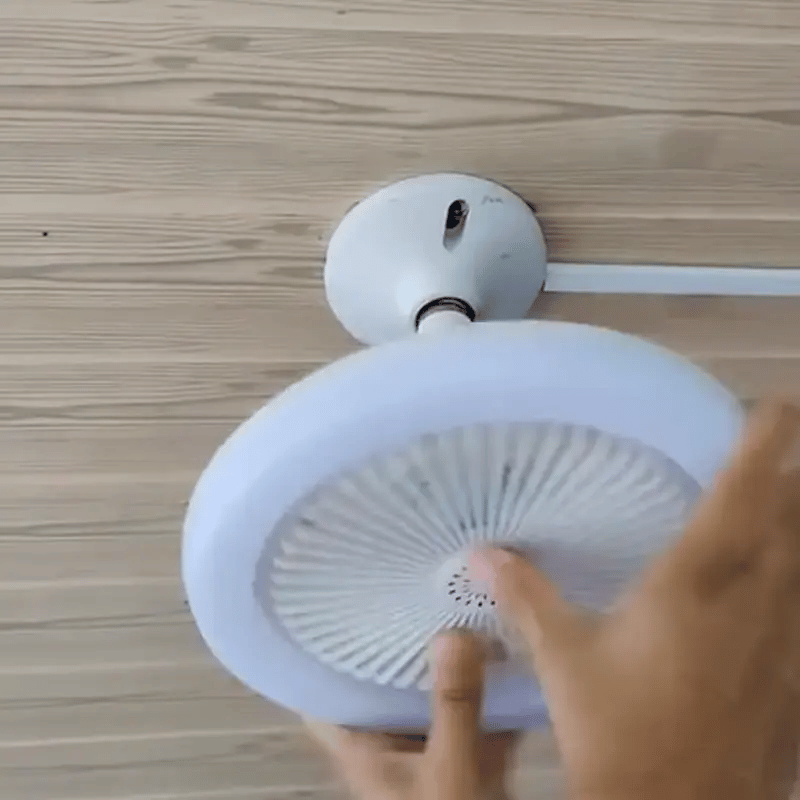 AromaBreeze™ | Bombillo LED con abanico aromatizante
